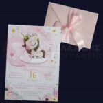 Προσκλητήριο Bάπτισης ΜΟΝΟΚΕΡΑΚΙ ΣΤΟ ΣΥΝΝΕΦΟ για κορίτσι