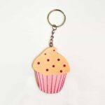 Μπρελόκ με ξύλινη φιγούρα (7×5cm) & θεματική εκτύπωση